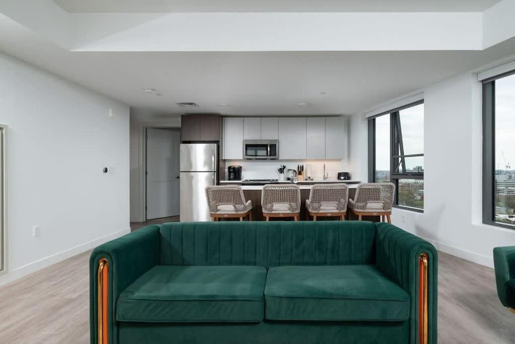 Square Penthouse Near Mit Harvard Wi-fi & Gym Apartment