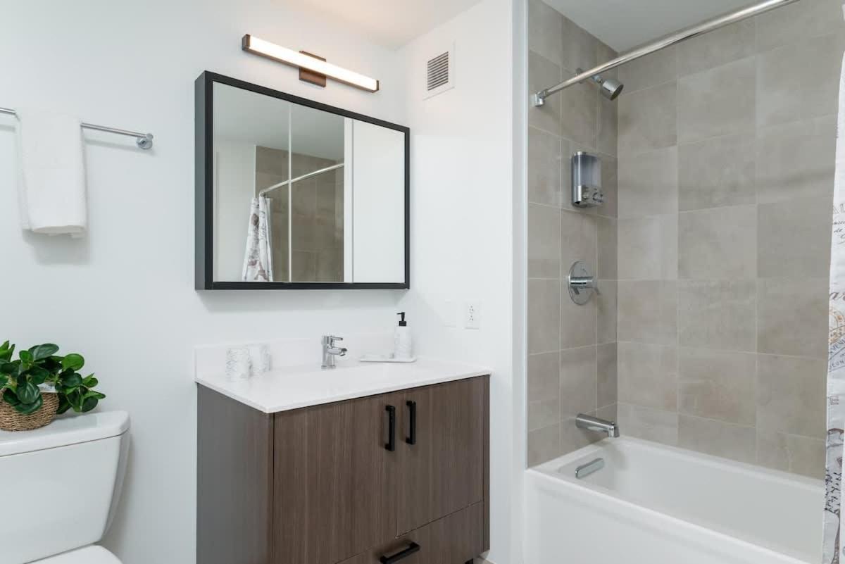 Square Penthouse Near Mit Harvard Wi-fi & Gym Cambridge